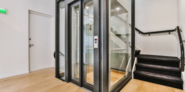 Diseño y Desarrollo de Proyectos Peralada · Instalación de Ascensor